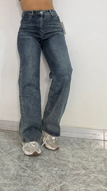 Jeans Chasity