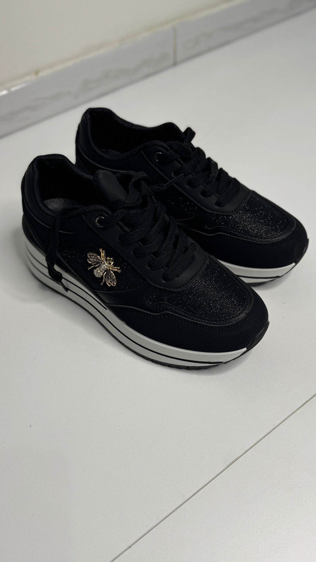 Scarpa con brillantini