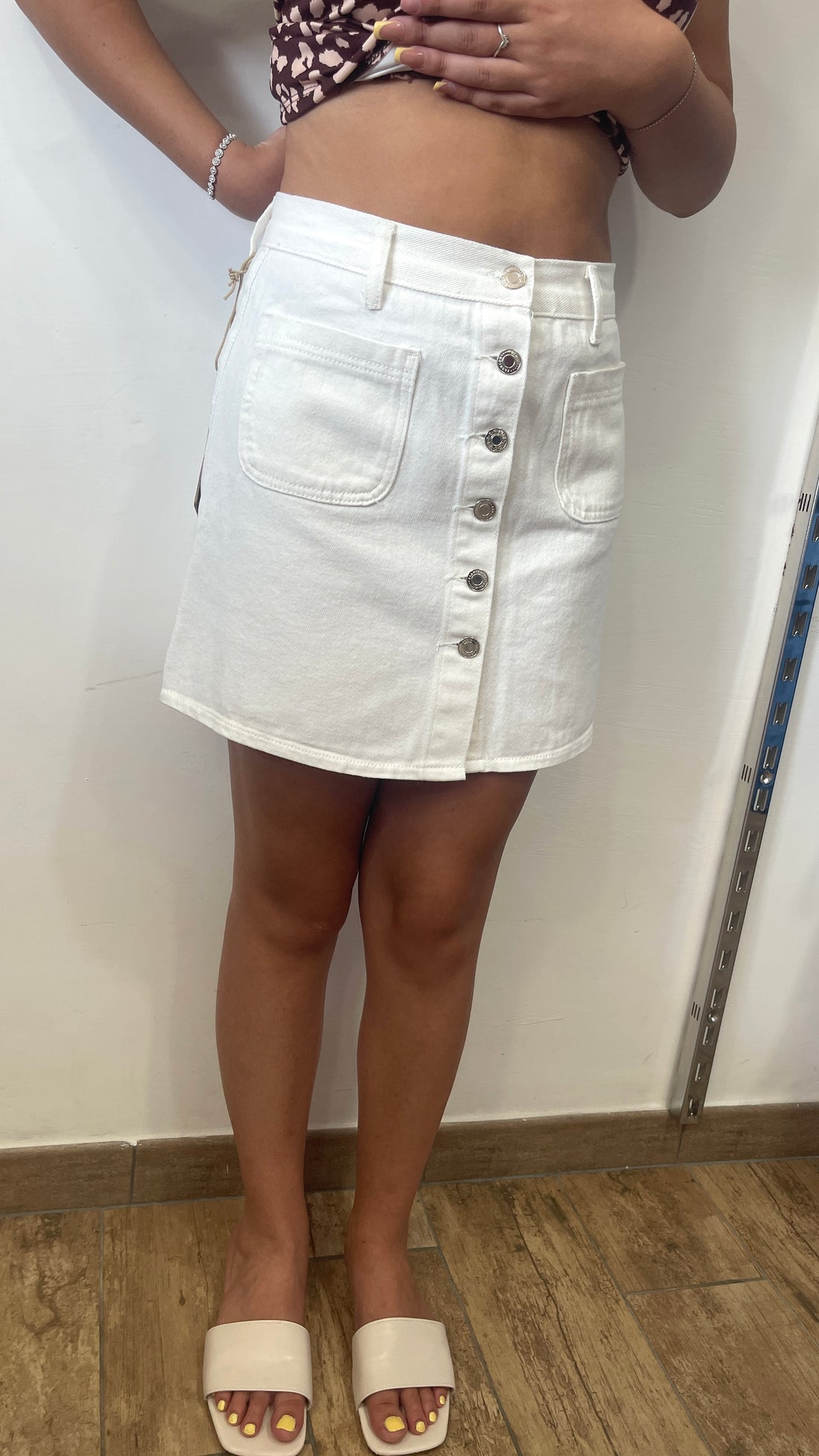 Gonna White