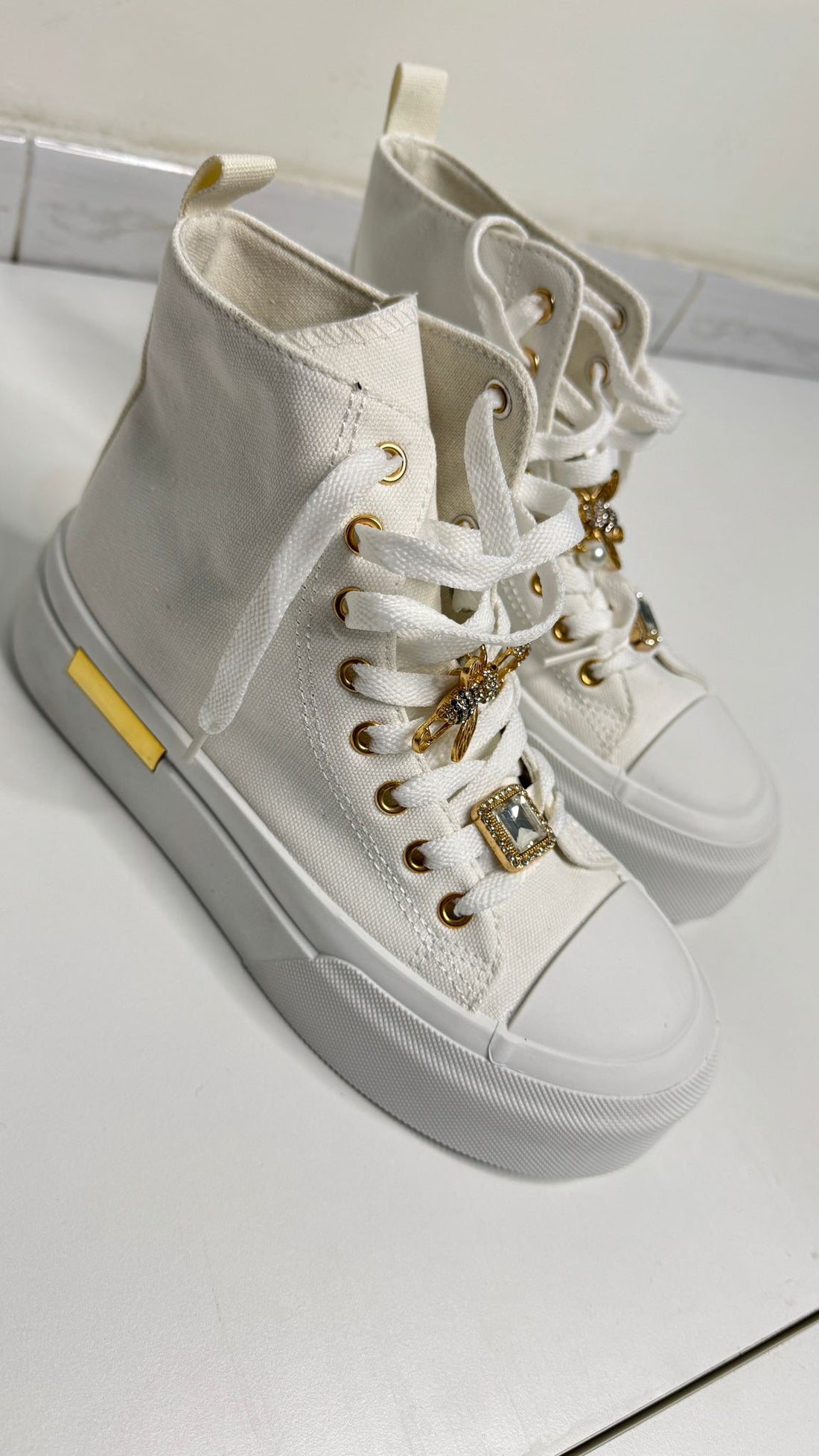 Scarpa modello converse